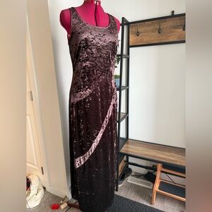 Elegant Velvet Dress in Rich Brown